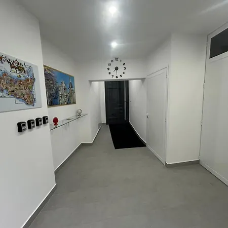 Garibaldi Palace Apartment *